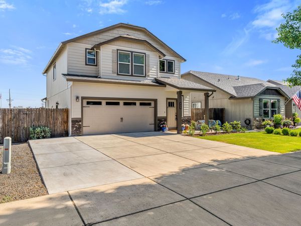 924 Pendleton Drive, Medford, OR 97501