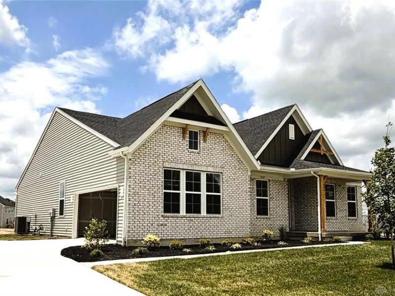 5967 Shooting Star Street, Tipp City, OH 45371 Photo 2