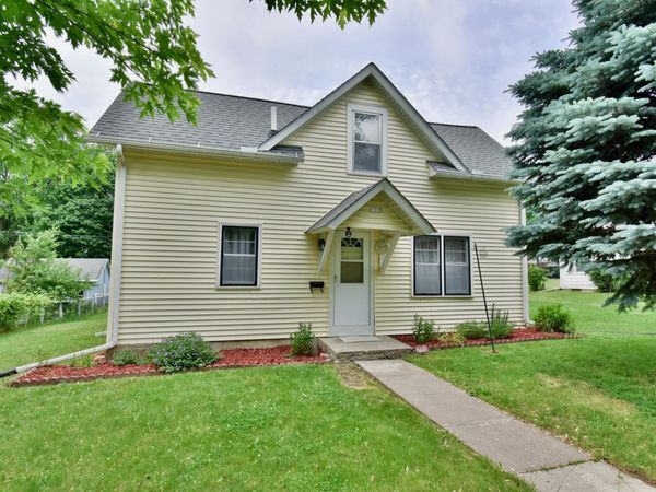 1319 Chandler Avenue N, Glencoe, MN 55336