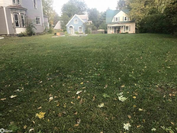 913 Wells Street, Burlington, IA 52601