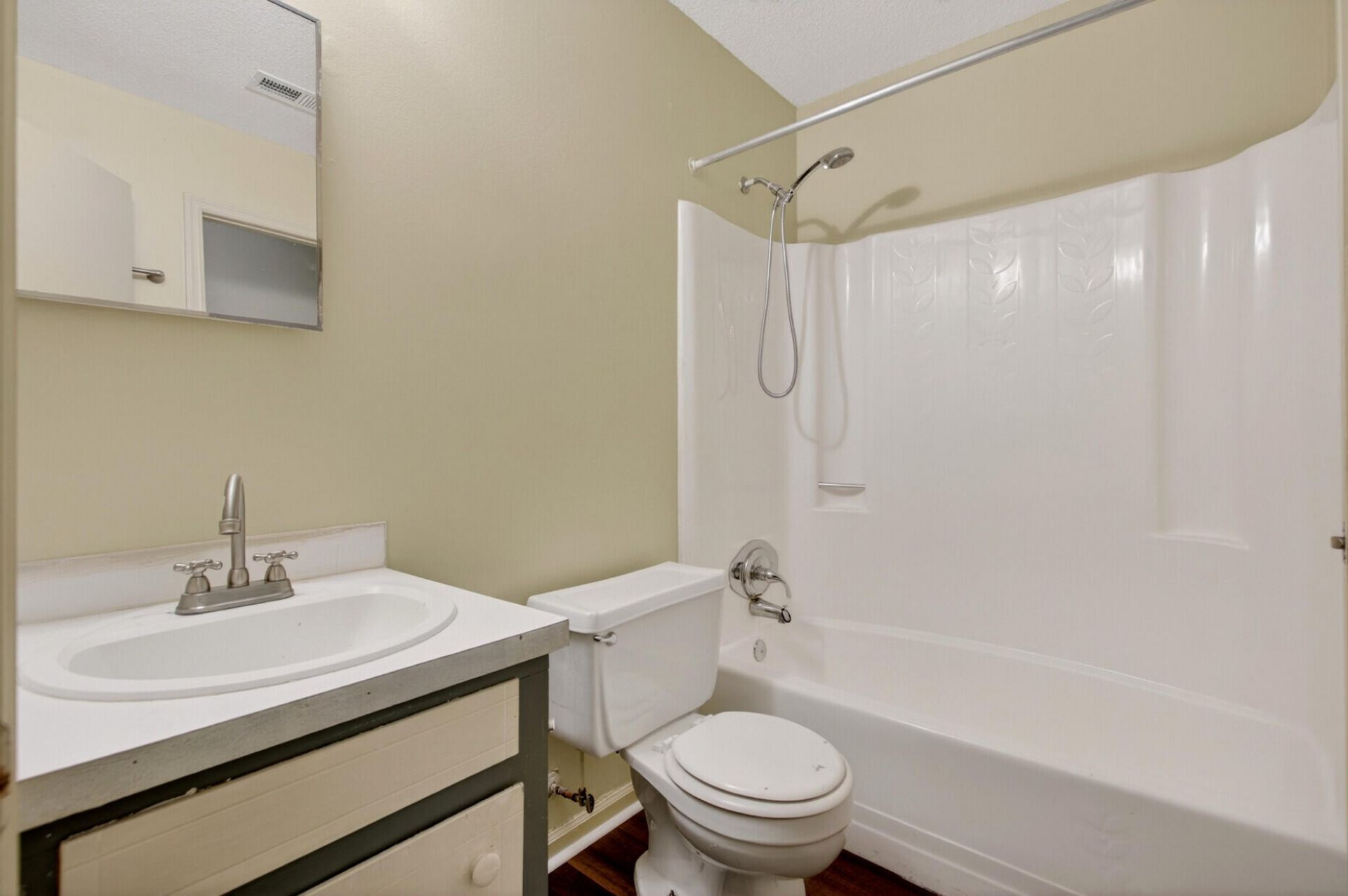 350 Dorchester Manor Boulevard Photo 18