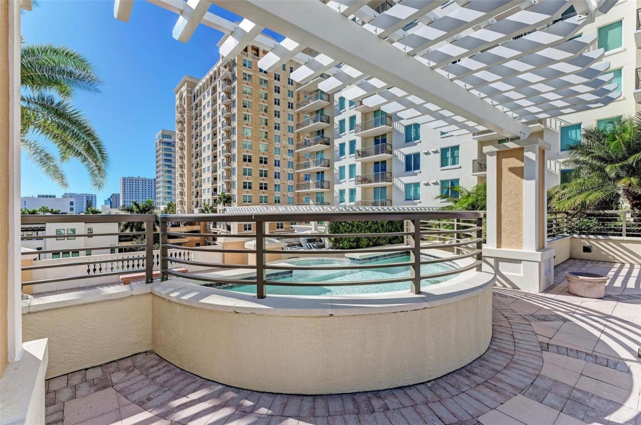 800 N Tamiami Trail, Unit 212, Sarasota, FL 34236 Photo