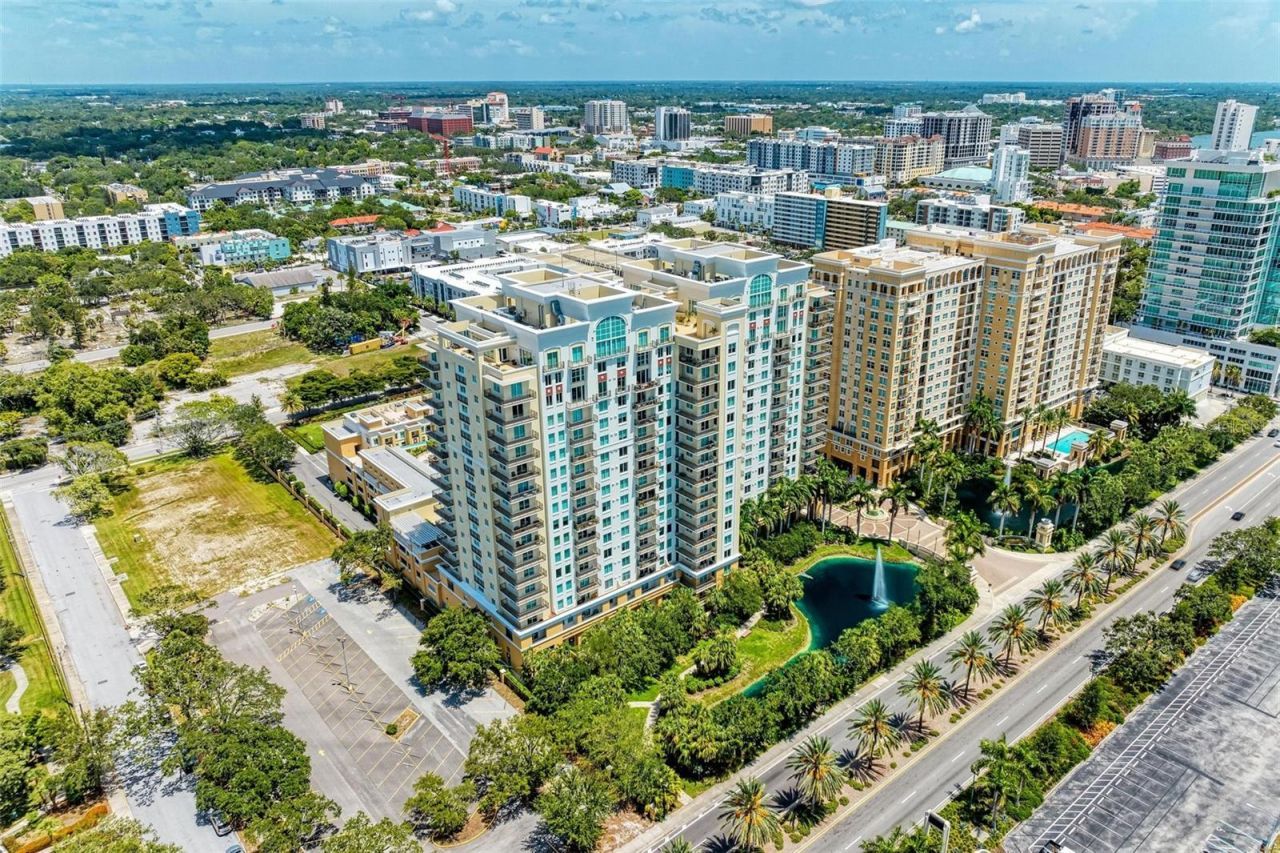 800 N Tamiami Trail, Unit 212, Sarasota, FL 34236 Photo