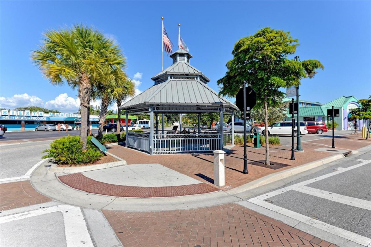 800 N Tamiami Trail, Unit 212, Sarasota, FL 34236 Photo