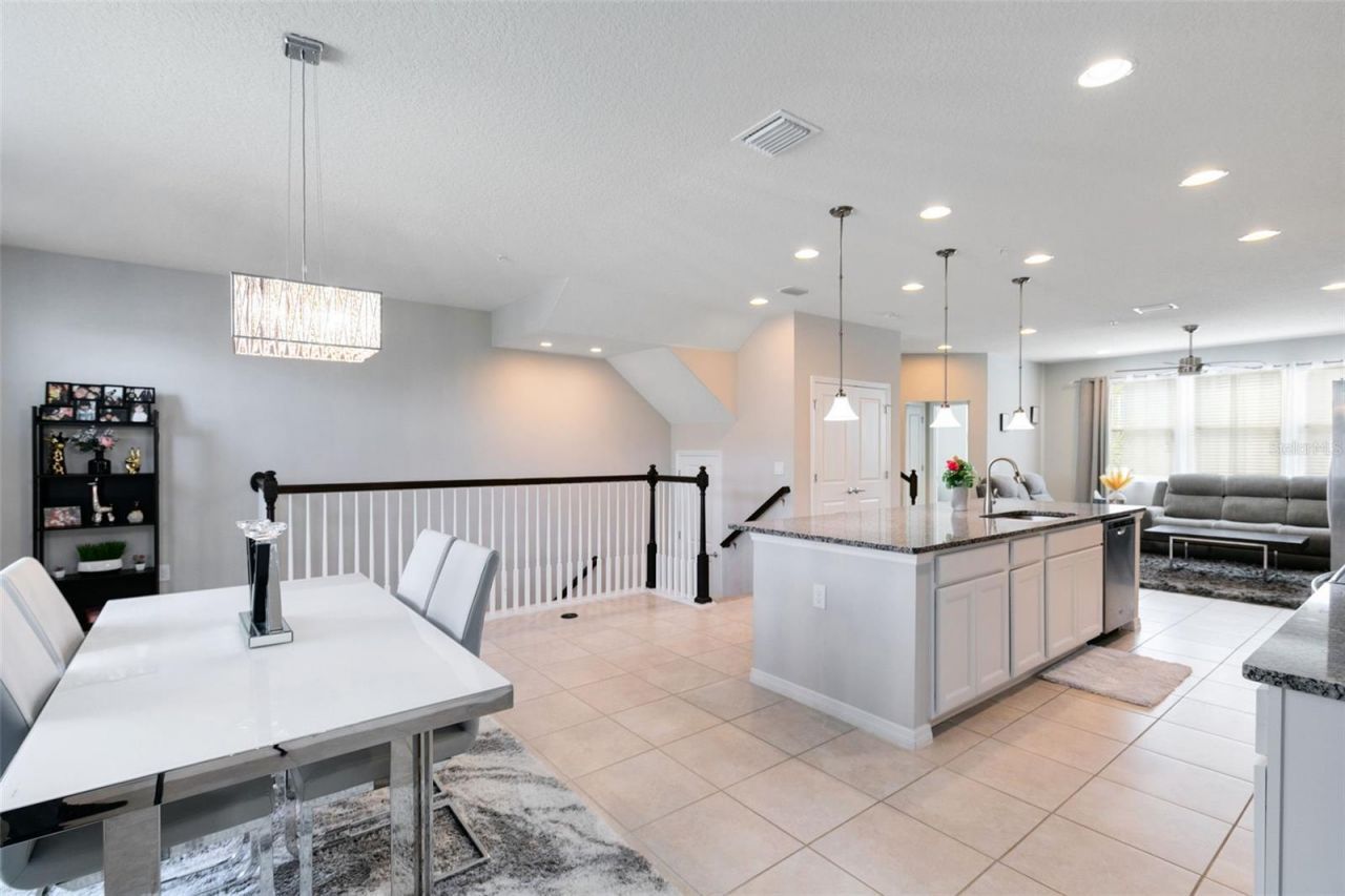 586 Piazza Point, Oviedo, FL 32765 Photo