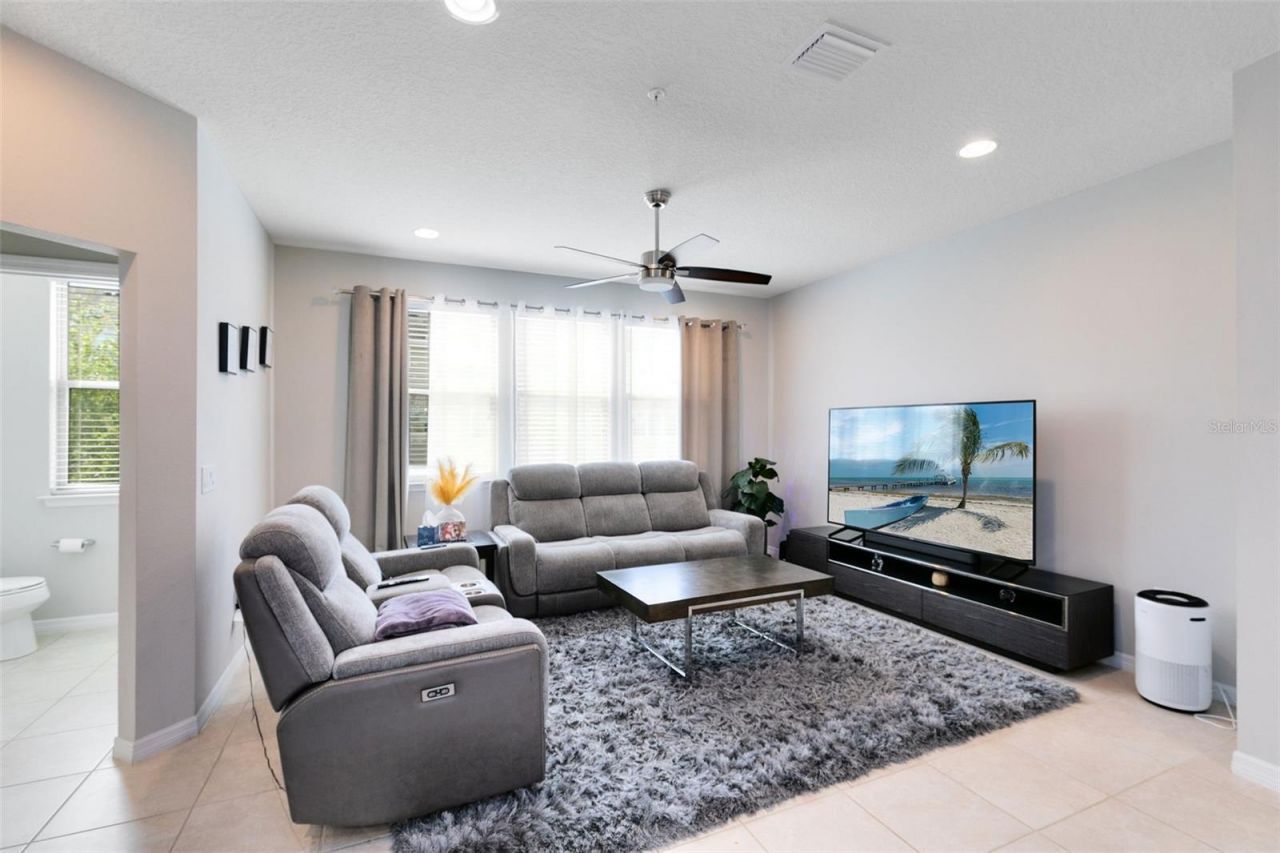 586 Piazza Point, Oviedo, FL 32765 Photo