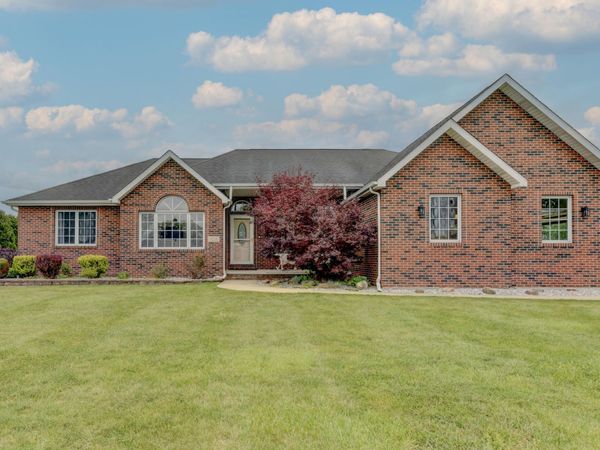 923 Tiller Drive , Valparaiso, IN 46385
