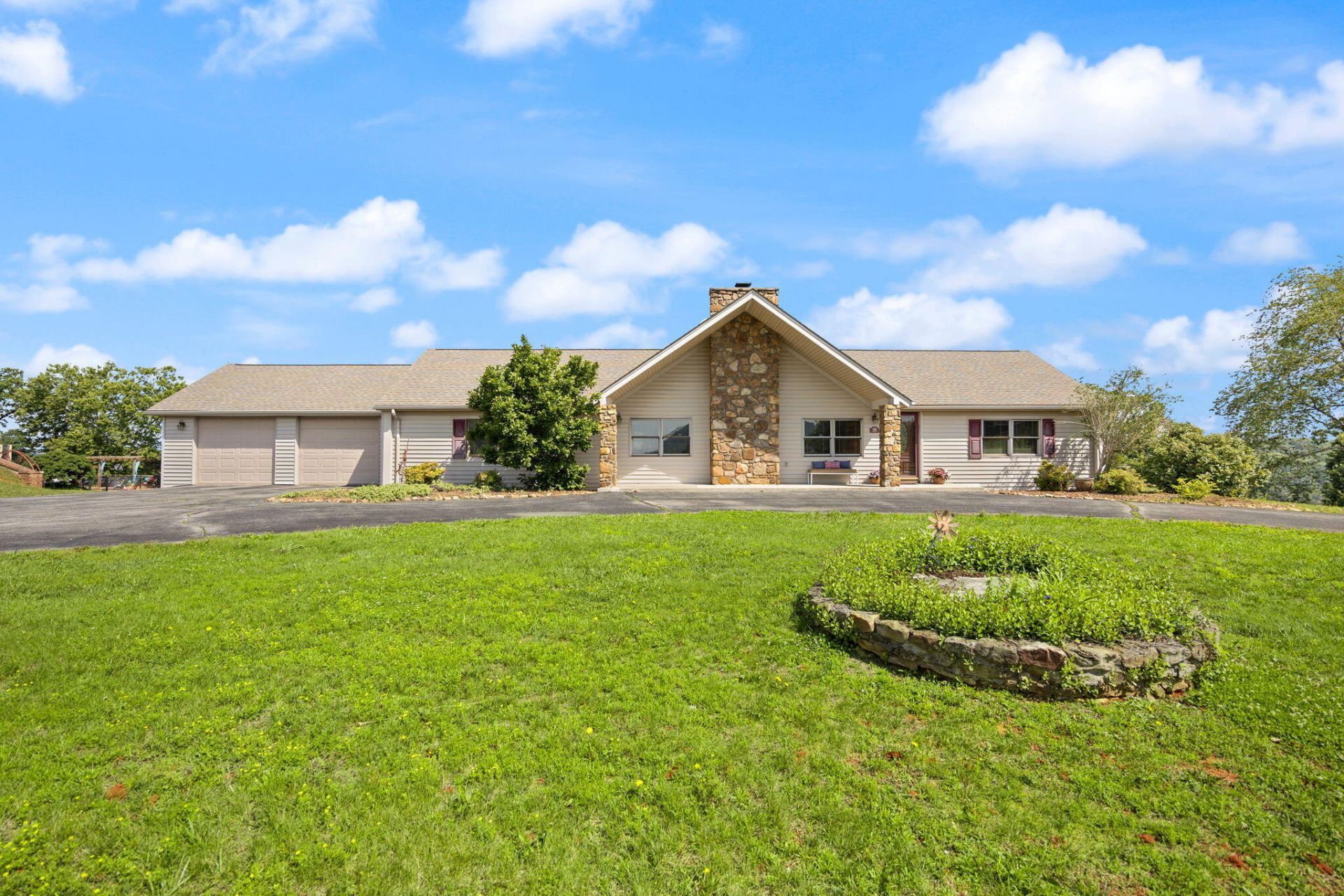 59 Green Hill Way, Monticello, KY 42633 Main Photo