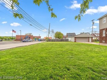 5530 Mead Street , Dearborn, MI 48126
