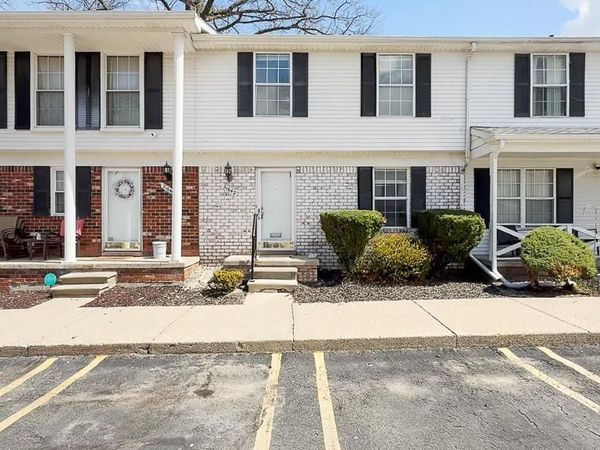 21642 Hidden Rivers Drive N , Southfield, MI 48075