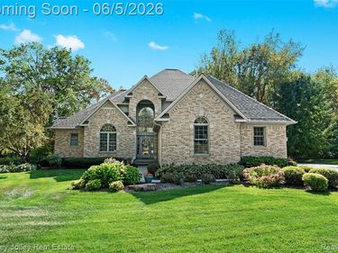 1889 Sharp Sand Circle, Brighton Twp, MI 48114