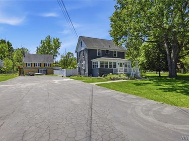 327-329 S Ellicott Creek Road , Buffalo, NY 14228