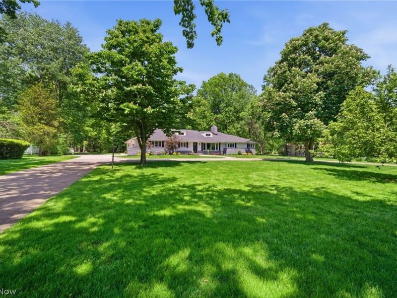 6733 Gates Mills Boulevard, Gates Mills, OH 44040 Photo 4