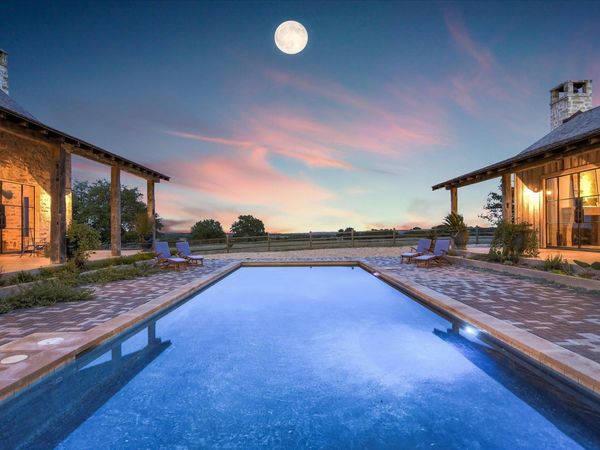 2518 W Fitzhugh RD , Dripping Springs, TX 78620