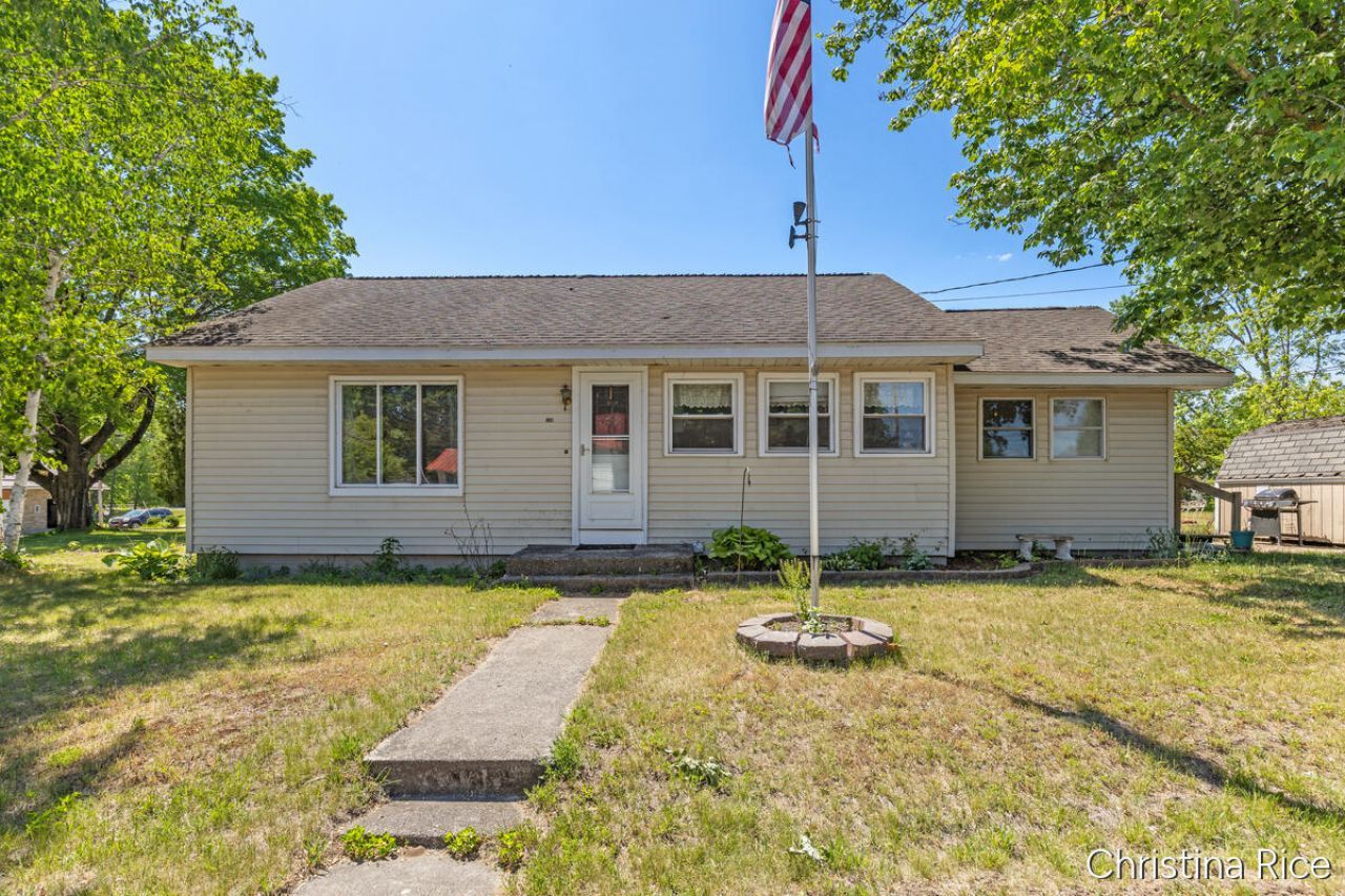 156 S Stearns Street, Barryton, MI 49305 Main Photo