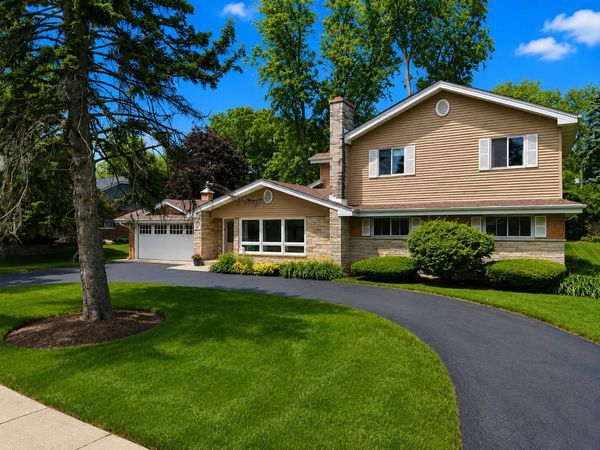 606 Country Club Drive , Itasca, IL 60143