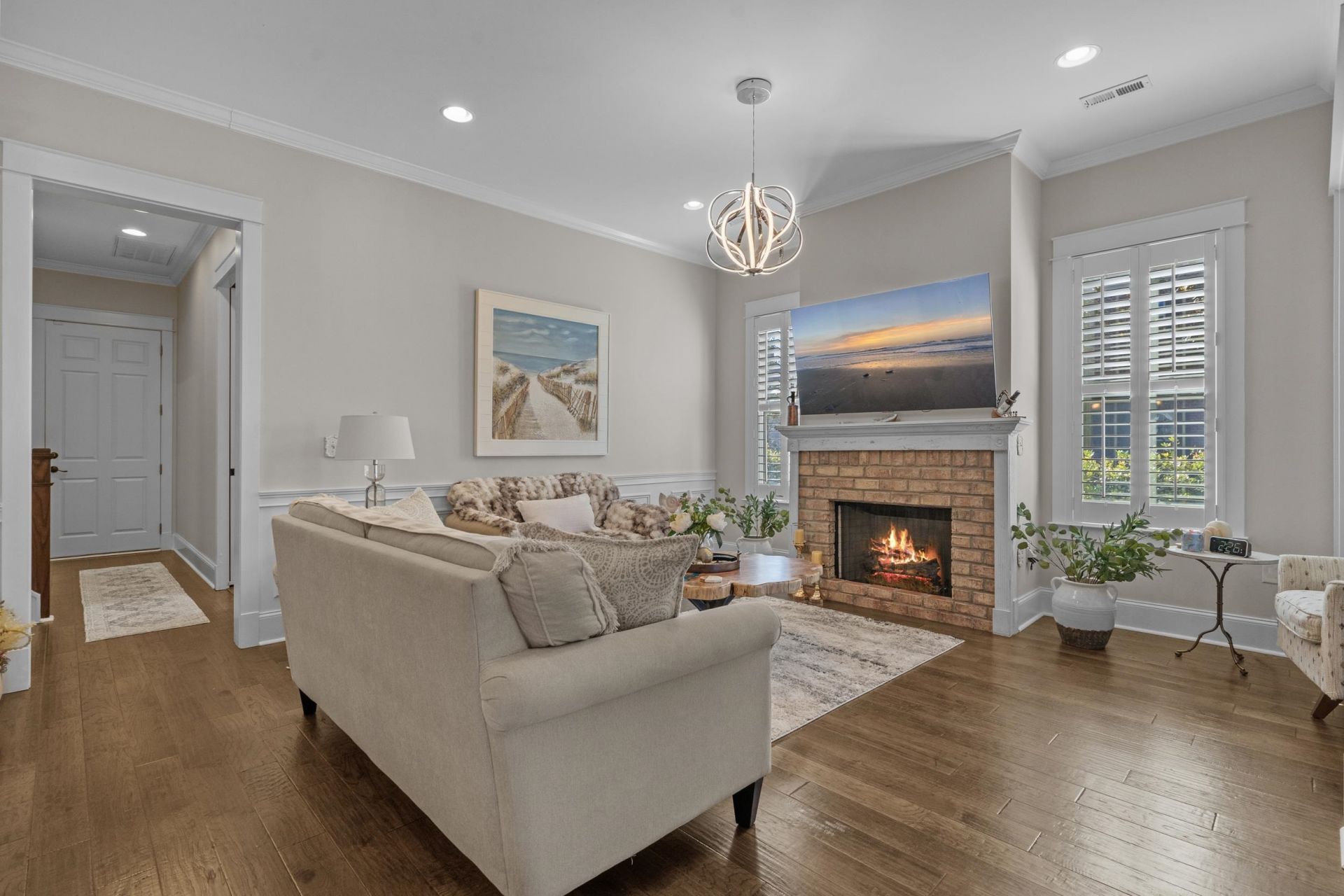 927 Iris St. Photo 13