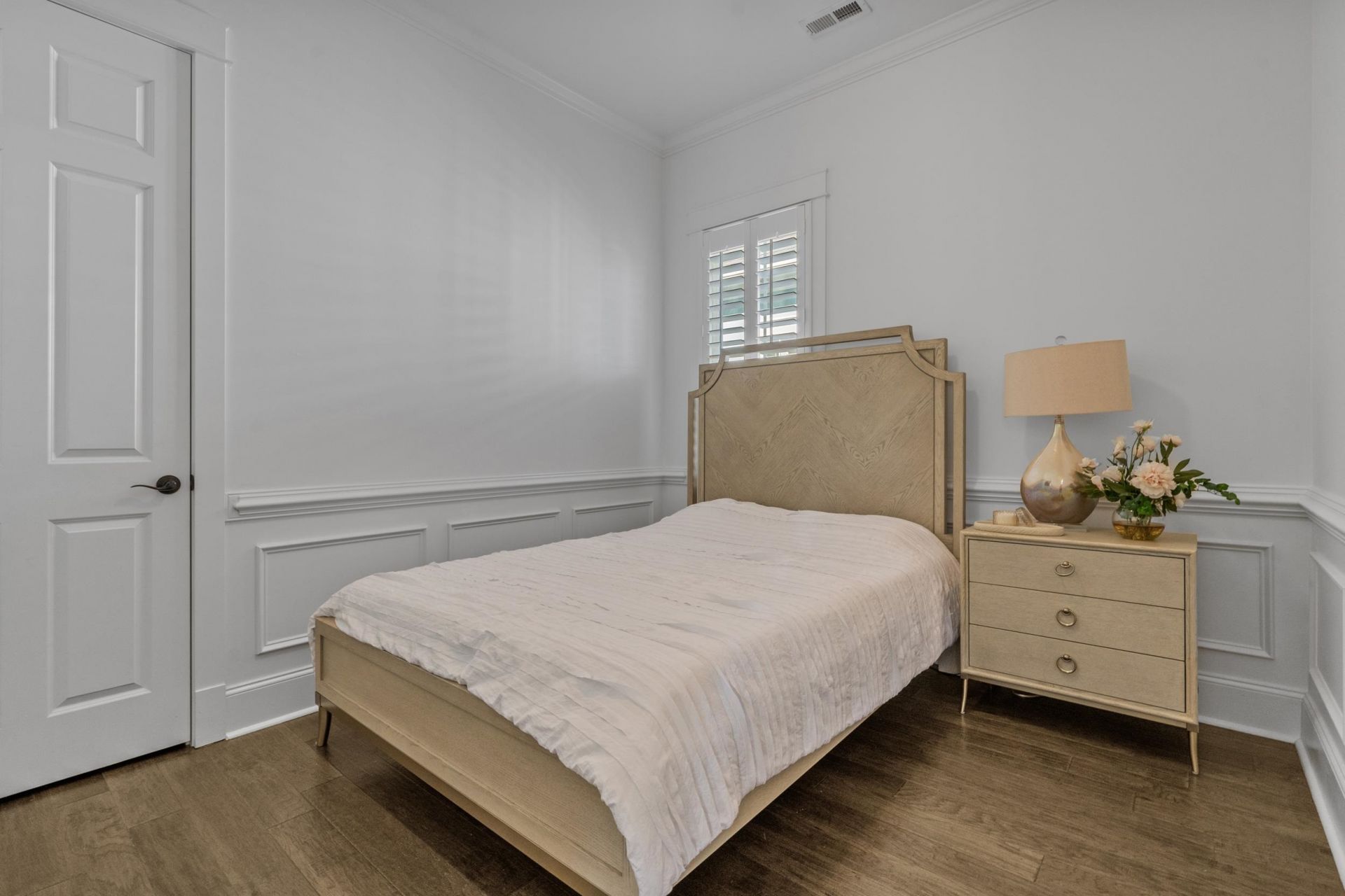 927 Iris St. Photo 36