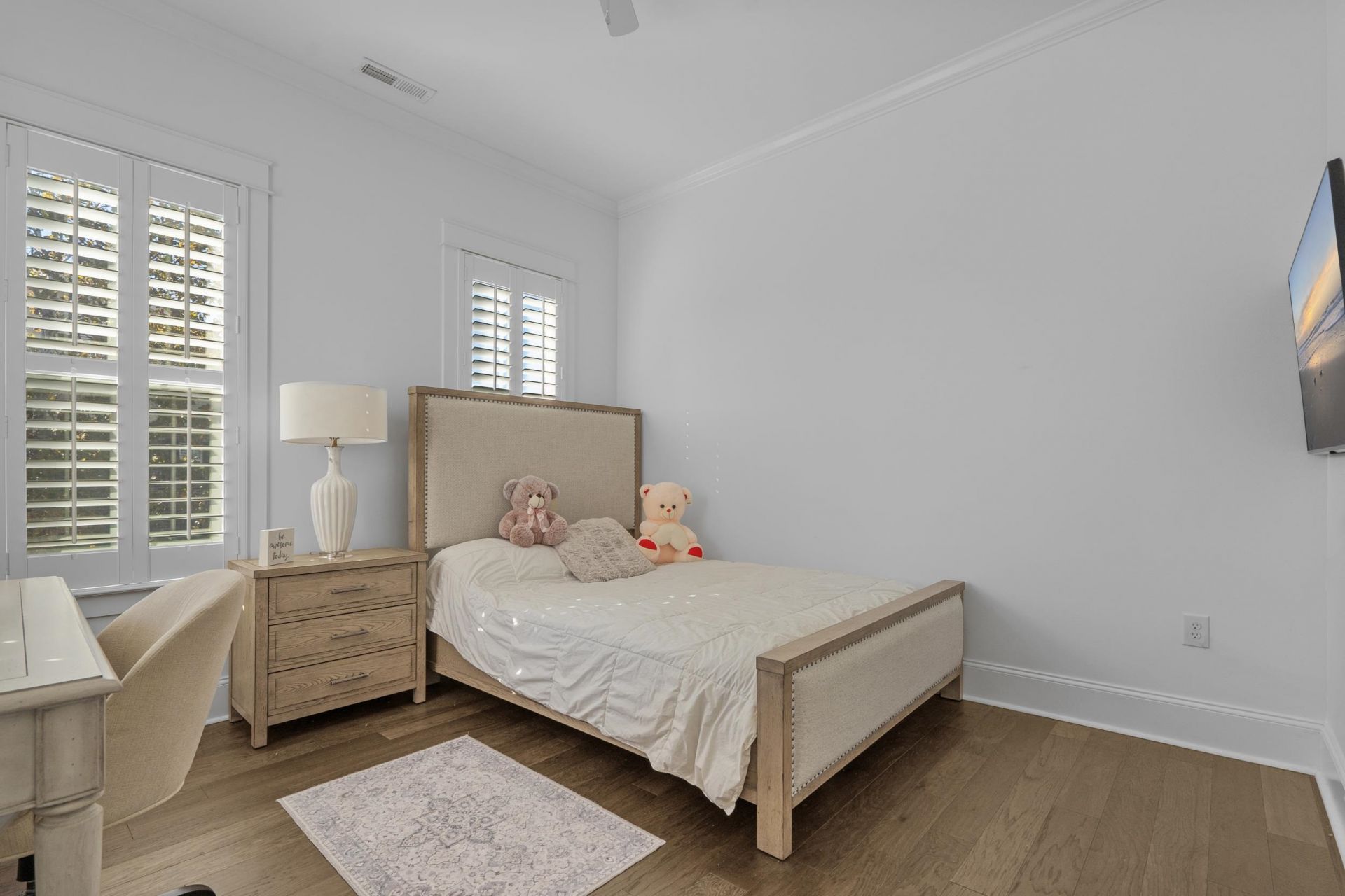 927 Iris St. Photo 36