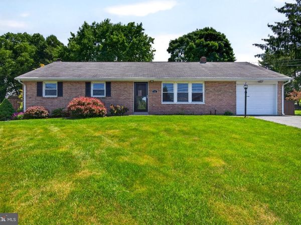 24 SNYDER HILL ROAD , LITITZ, PA 17543