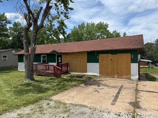 206 Mueller Drive , Cuba, MO 65453