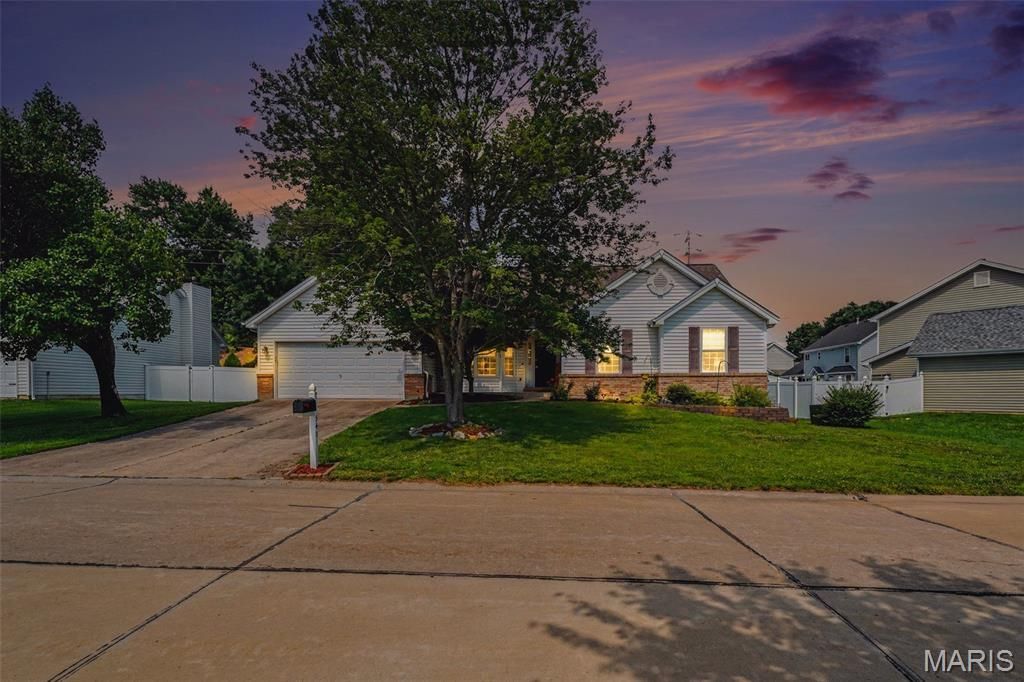 540 Crown Passage Drive, Saint Charles, MO 63303 Main Photo
