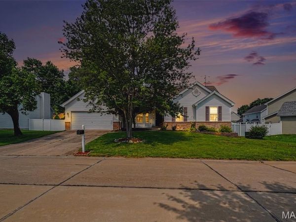 540 Crown Passage Drive , St Charles, MO 63303