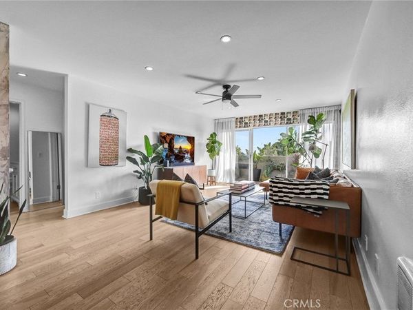 8400 De Longpre , Unit 212, West Hollywood, CA 90069