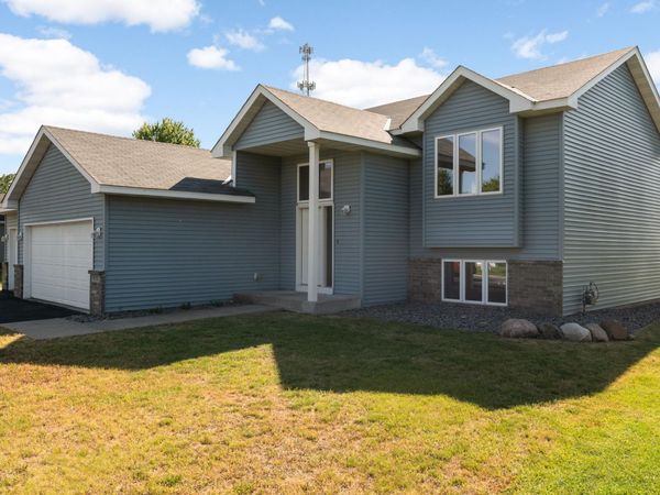 936 S Cedar Street, Belle Plaine, MN 56011