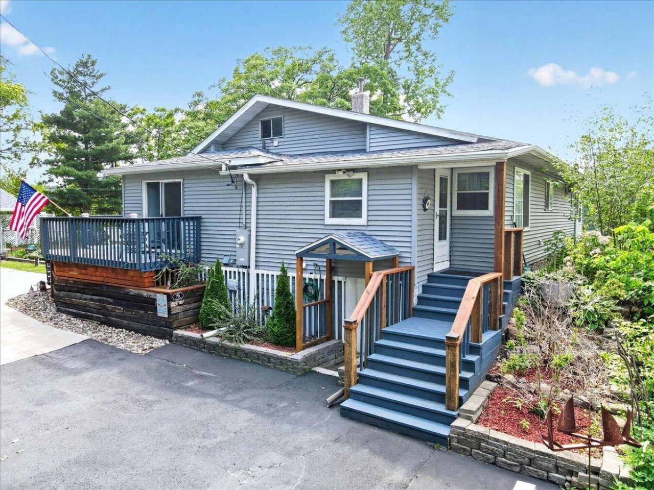 79 Long Lake Road, Mahtomedi, MN 55115