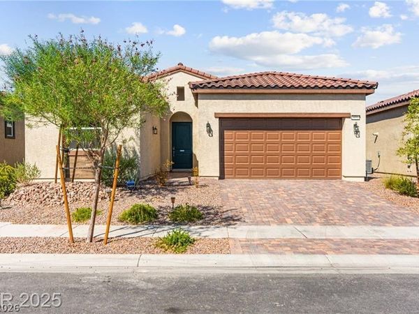 851 Klamath Springs Street , Henderson, NV 89011