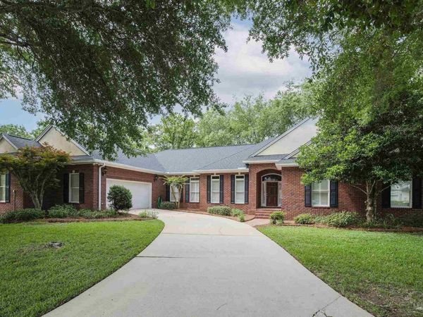 4531 Bohemia Dr, Pensacola, FL 32504