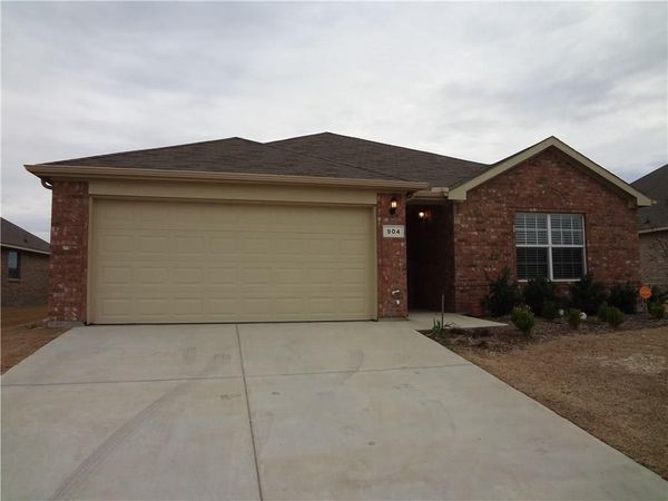 904 Mazatlan Court, Arlington, TX 76002