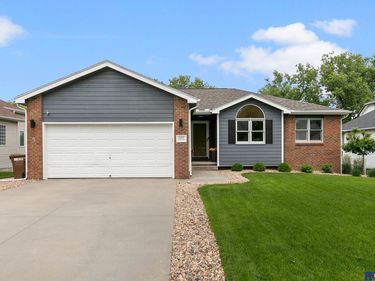 2080 Gunnison Drive, Lincoln, NE 68521