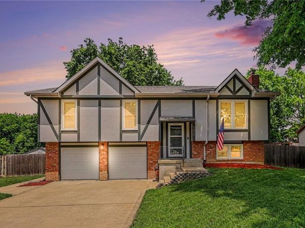 1406 N Mart Way Drive, Olathe, KS 66061