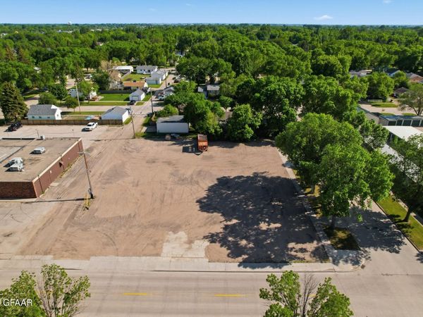 1619 DEMERS Avenue , Grand Forks, ND 58201