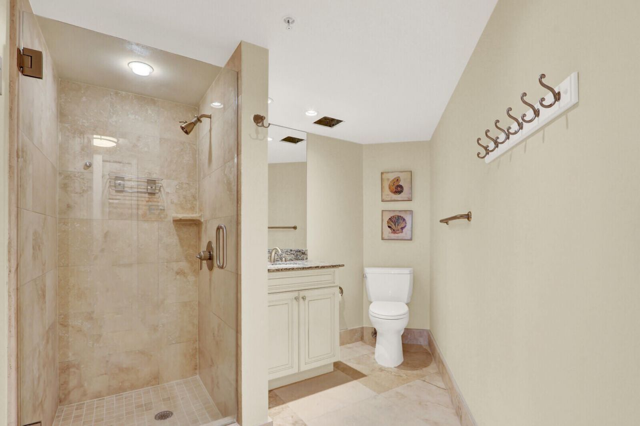3000 N Ocean Drive, Unit 7h, Singer Island, FL 33404 Photo