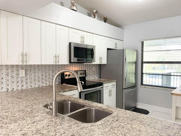 1801 Sabal Ridge Court, Unit E, Palm Beach Gardens, FL 33418