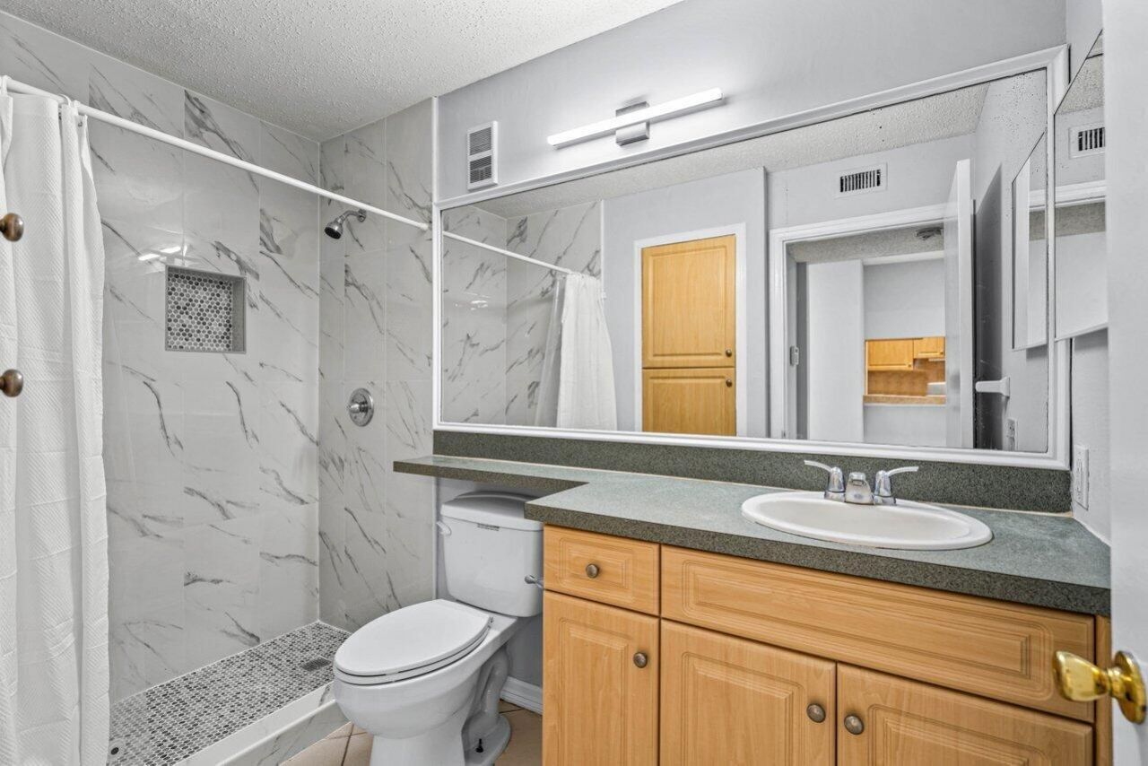 2305 N Congress Avenue, Unit 18, Boynton Beach, FL 33426 Photo