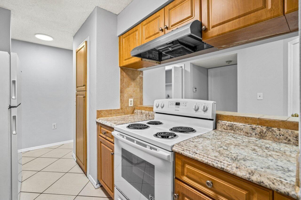 2305 N Congress Avenue, Unit 18, Boynton Beach, FL 33426 Photo