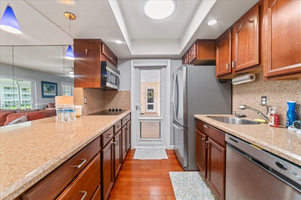 2864 NE 33rd Court, Unit 205, Fort Lauderdale, FL 33306 Photo