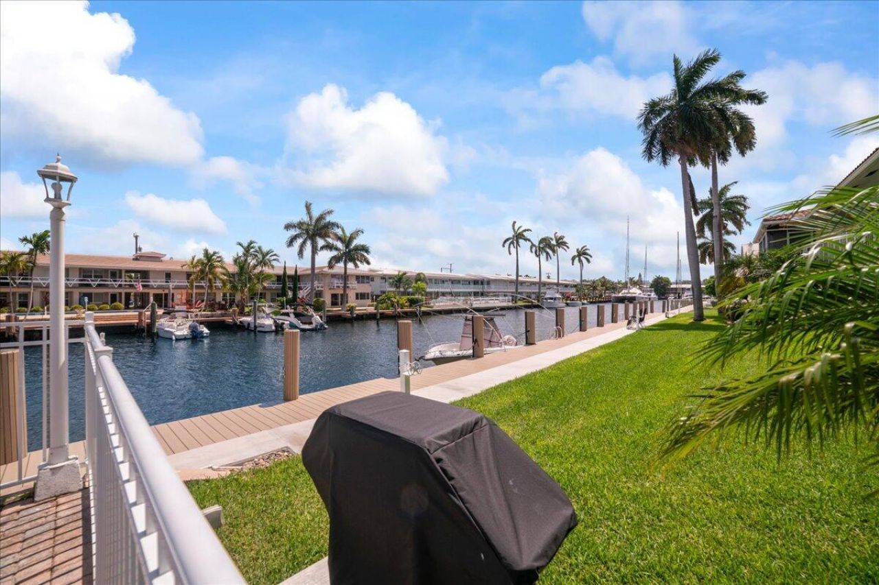 2864 NE 33rd Court, Unit 205, Fort Lauderdale, FL 33306 Photo
