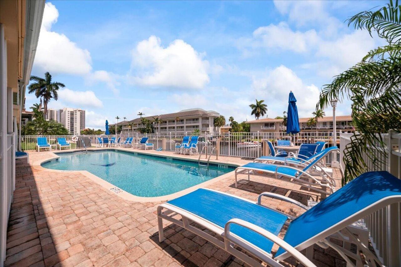 2864 NE 33rd Court, Unit 205, Fort Lauderdale, FL 33306 Photo