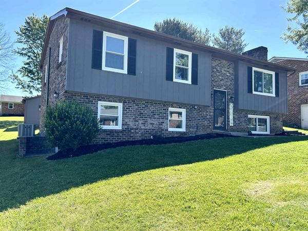 20 BINGHAM ST, VERONA, VA 24482
