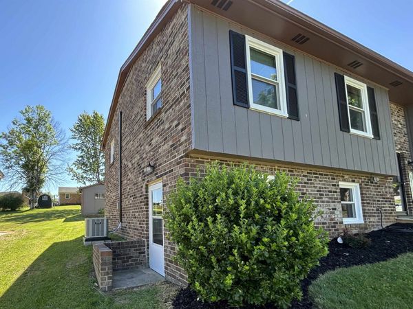 20 BINGHAM ST, VERONA, VA 24482
