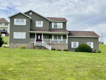 214 Evergreen Drive, Bridgeport, WV 26330