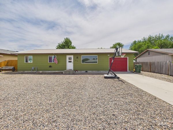 815 Lincoln NW 2nd St, Fruitland, ID 83619