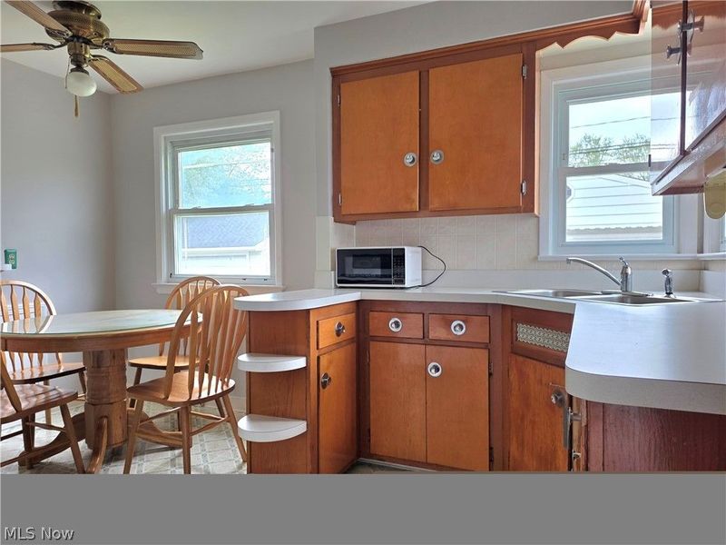 15804 Northwood Avenue, Maple Heights, OH 44137 Photo 3