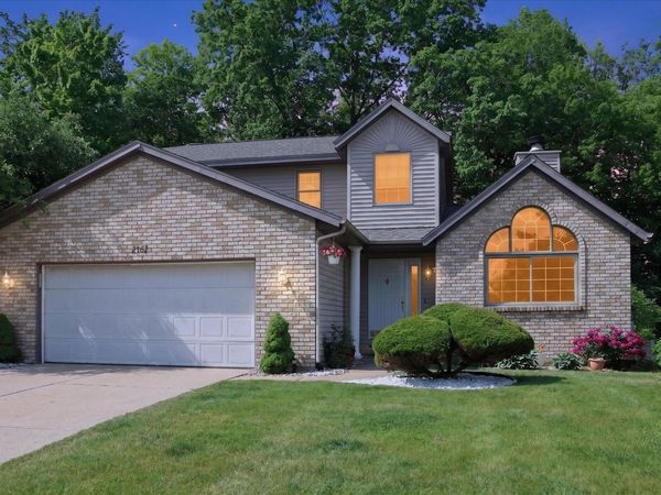 2467 Palm Dale Drive SW, Wyoming, MI 49418
