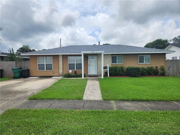 2124 S BUTTERFLY Circle , Terrytown, LA 70056